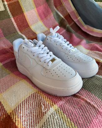 Nike Air Force 1'07 Bianche