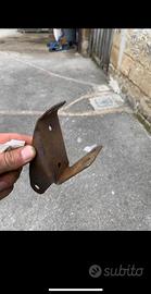 Staffa per ammortizzatore vespa