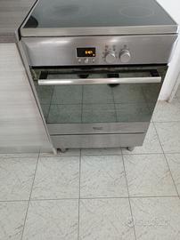 cucina ad induzione con forno