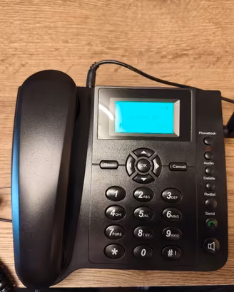 Telefono senza fili GSM per persone anziane 