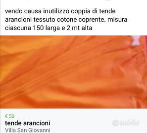 Coppia di tende arancioni