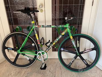 Bici fixe in alumínio marca santa fixe