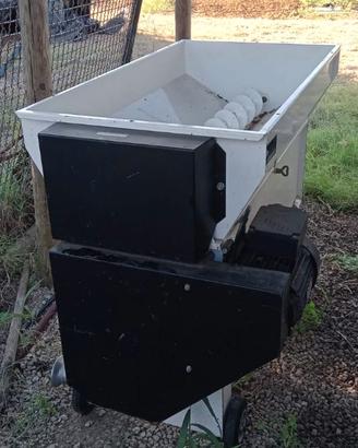 Sgrappolatrice a motore elettrico