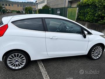 Ford fiesta x neopatentati