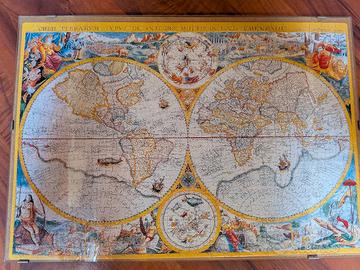 Puzzle in cornice 