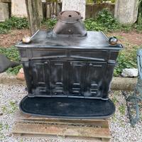 Stufa international anni 70 in ghisa