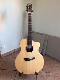 Chitarra acustica Ibanez pa300 con custodia