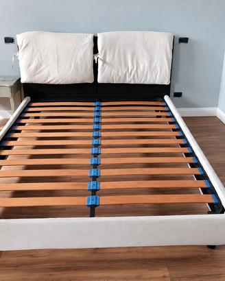 Struttura letto completa di doghe
