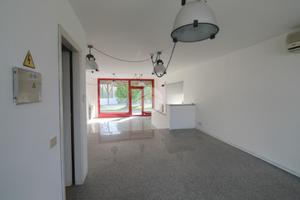 NEGOZIO A ROMANO DI LOMBARDIA