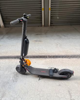 Ninebot  E25E + batteria extra