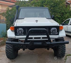 Fuoristrada Toyota bj70