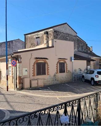 Appartamento di 100 m² con 5 locali a Francolise