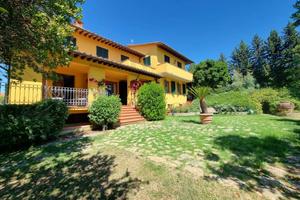 Villa di 760 m² con più di 5 locali e box auto dop