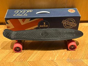 Skateboard mini cruiser della Ridge nero e fucsia