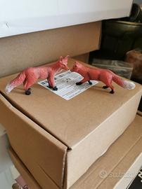 Coppia di volpi realistici per presepe