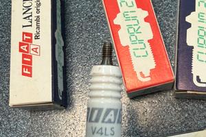 4  candele Fiat Lancia originali V4LS