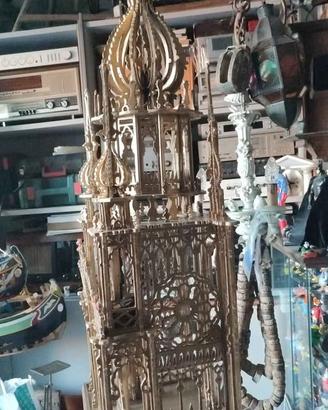 Orologio a pendolo fatto in maniera artigianale