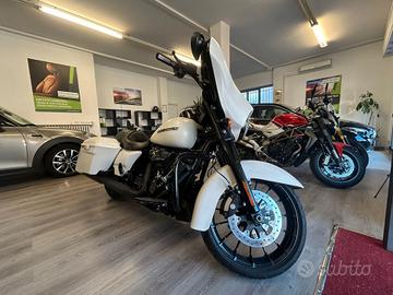 Harley-davidson Street Glide C.V.O.