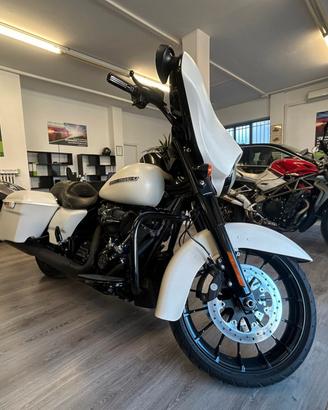 Harley-davidson Street Glide C.V.O.