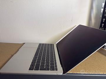 MacBook Pro 13" (2017) – i5 / 8GB RAM / 128GB SSD