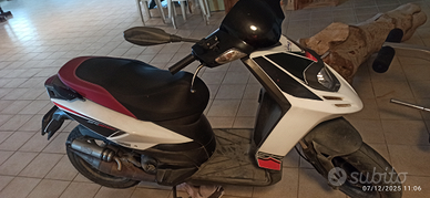 Aprilia SR mootard 50