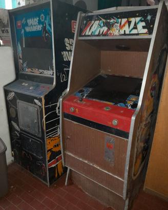 Cabinati arcade retro game space invaders,kamikaze