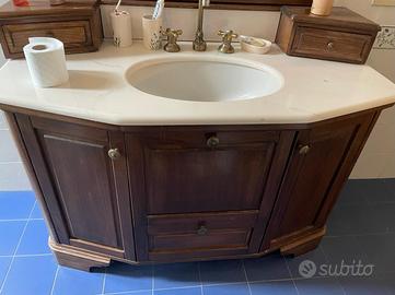 Mobile lavabo con piano in marmo