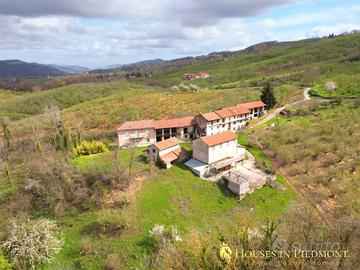 Rustici in Piemonte nelle Langhe con terreno agric
