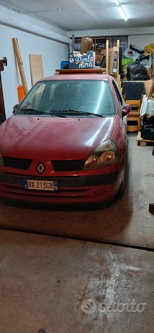 Renault Clio 2001 photo 2