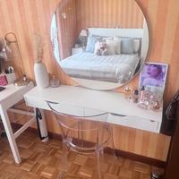 Set Toeletta – Specchio, Tavolo con Cassetti e Sed