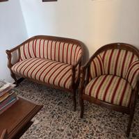 Set Divanetto e Poltrona in Stile Classico