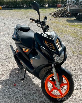 Yamaha aerox 2017