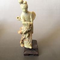 Antica statuette in giada verde naturale gheisca