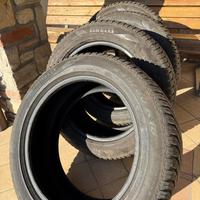 Pneumatici 4 stagioni Pirelli Runflat