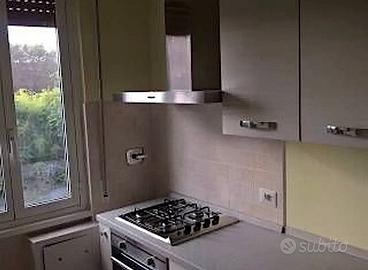 Garbatella bilocale arredato con balcone