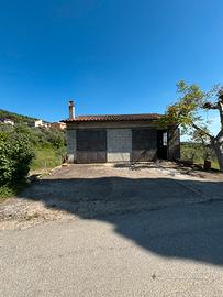 Garage edificabile e terreno con ulivi