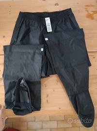 Sopra pantaloni e mantella impermeabili QUECHUA