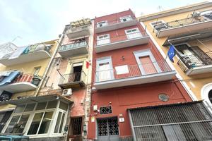3 LOCALI A TORRE DEL GRECO