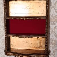 scaffale vintage con mensola corredata 