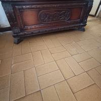 Antica cassapanca in legno intagliato – inizio '90