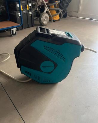 Avvolgitubo automatico da parete Amazon Basics 