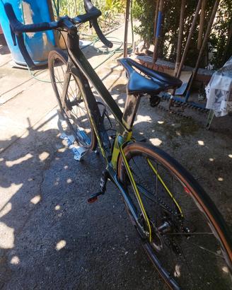 bicicletta da corsa cannondale sistemsix , freni a