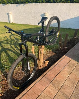 YT CAPRA 27.5