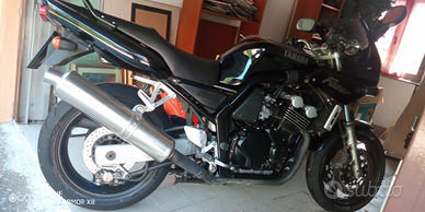 Moto Yamaha FZS 600 Fazer del 1998 in ordine