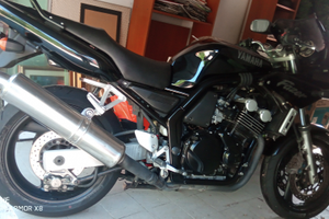 Moto Yamaha FZS 600 Fazer del 1998 in ordine