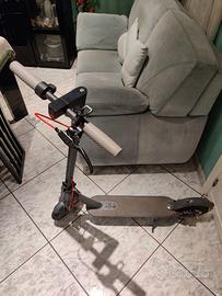 Monopattino Elettrico AOVOPRO (NON FUNZIONANTE)