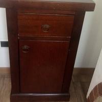 Mobiletto arte povera 