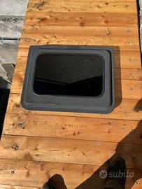 Oblò da camion motorizzato