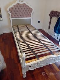 letto e comodino 