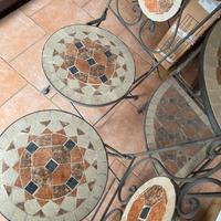 Set 2 sedie e porta vasi ferro battuto e pietra